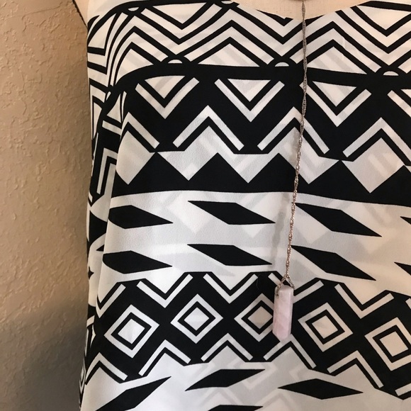 ⚫️⚪️ TANK TOP - Picture 2 of 5